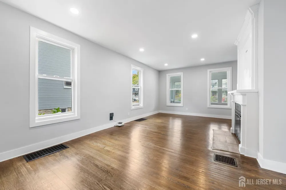 66 Leigh Street Clinton Town, NJ 08809