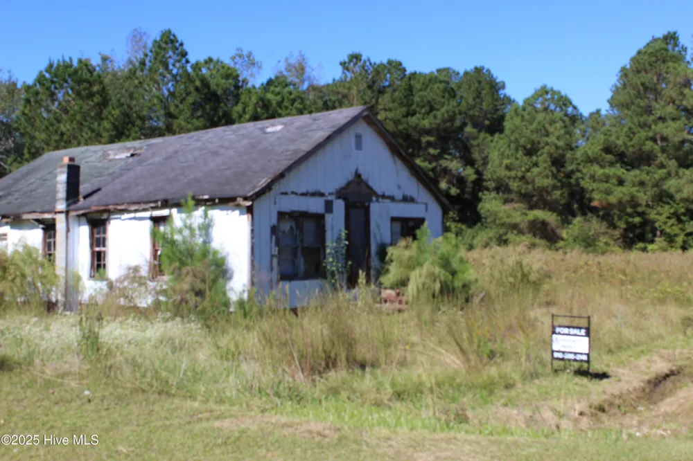 25625 Us Hwy 421 Willard, NC 28478