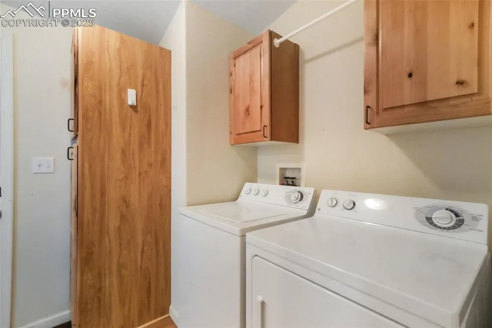 838 County Road 260 Westcliffe, CO 81252