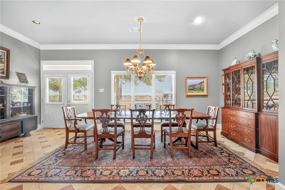672 County Road 447 Waelder, TX 78959