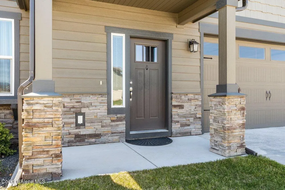 13019 LOVELAND WAY Hayden, ID 83835
