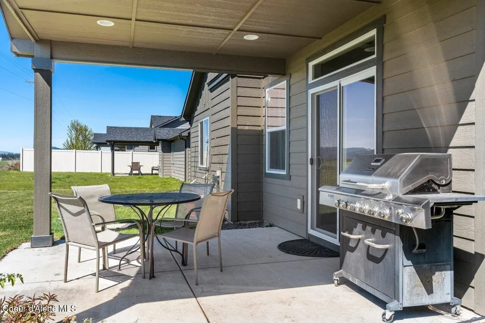 13019 LOVELAND WAY Hayden, ID 83835