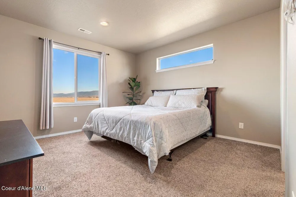 13019 LOVELAND WAY Hayden, ID 83835