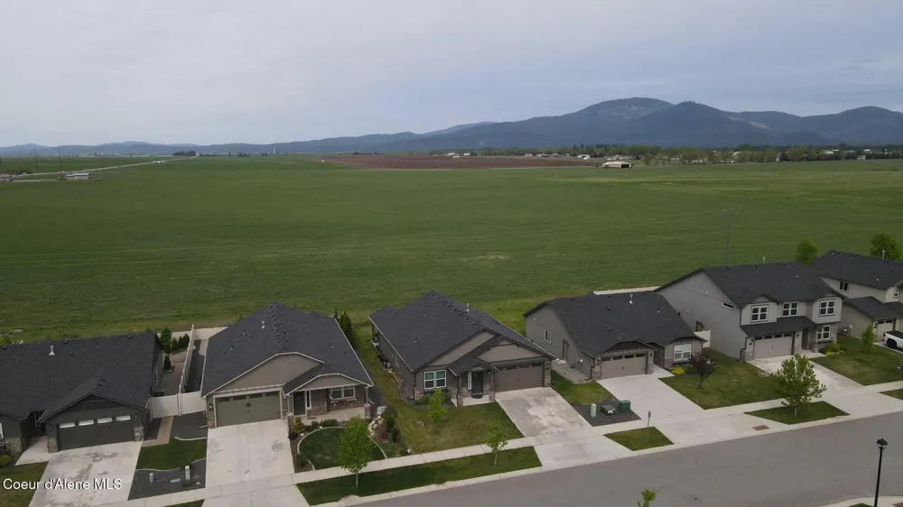 13019 LOVELAND WAY Hayden, ID 83835