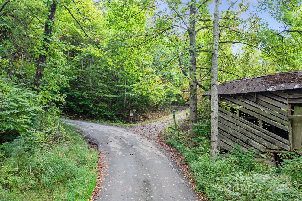 99999 Moody Cove Road Weaverville, NC 28787