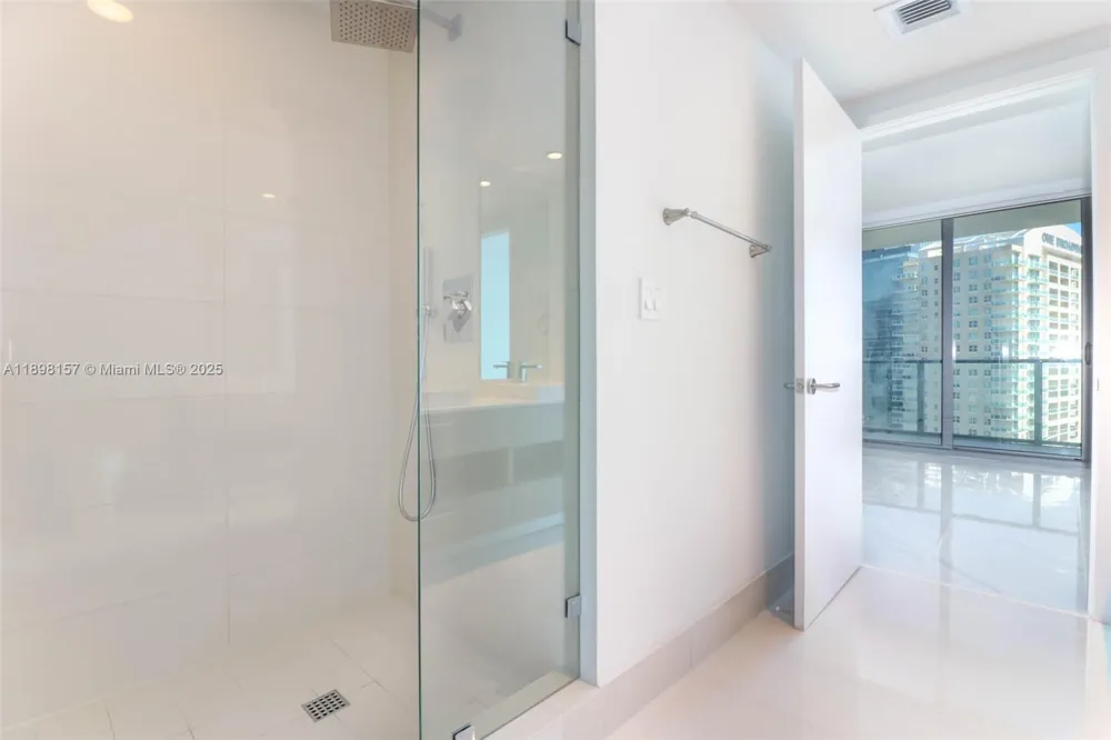 1300 S miami #2706 Miami, FL 33130