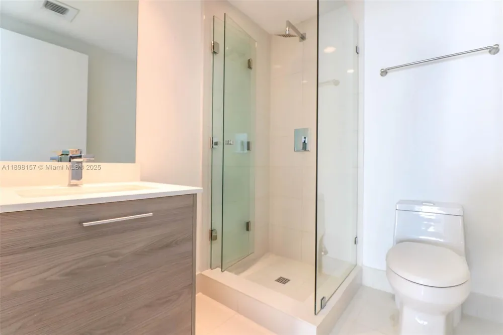 1300 S miami #2706 Miami, FL 33130