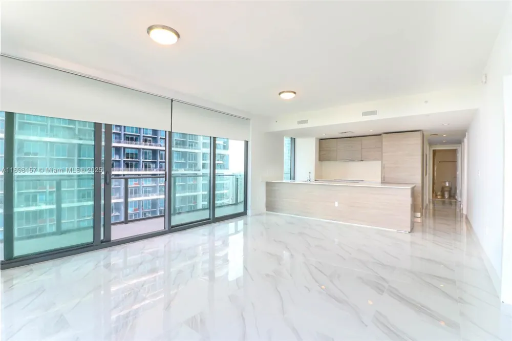 1300 S miami #2706 Miami, FL 33130