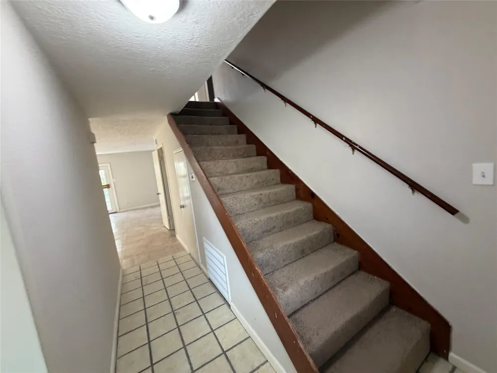 501 S Holmes Street La Porte, TX 77571