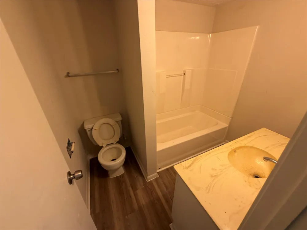 501 S Holmes Street La Porte, TX 77571