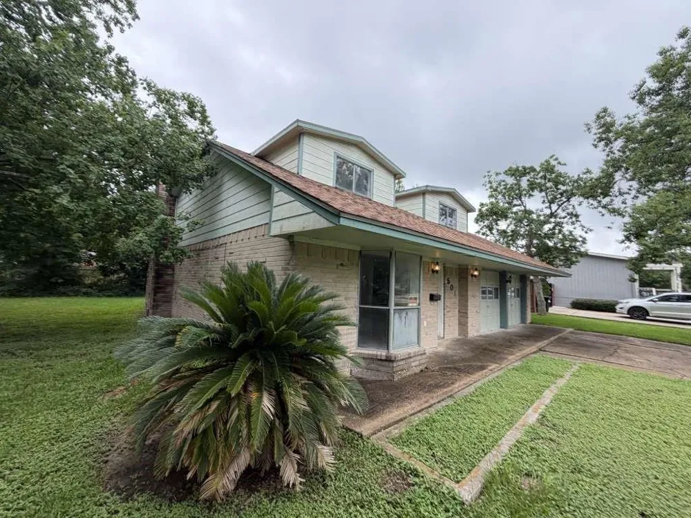501 S Holmes Street La Porte, TX 77571