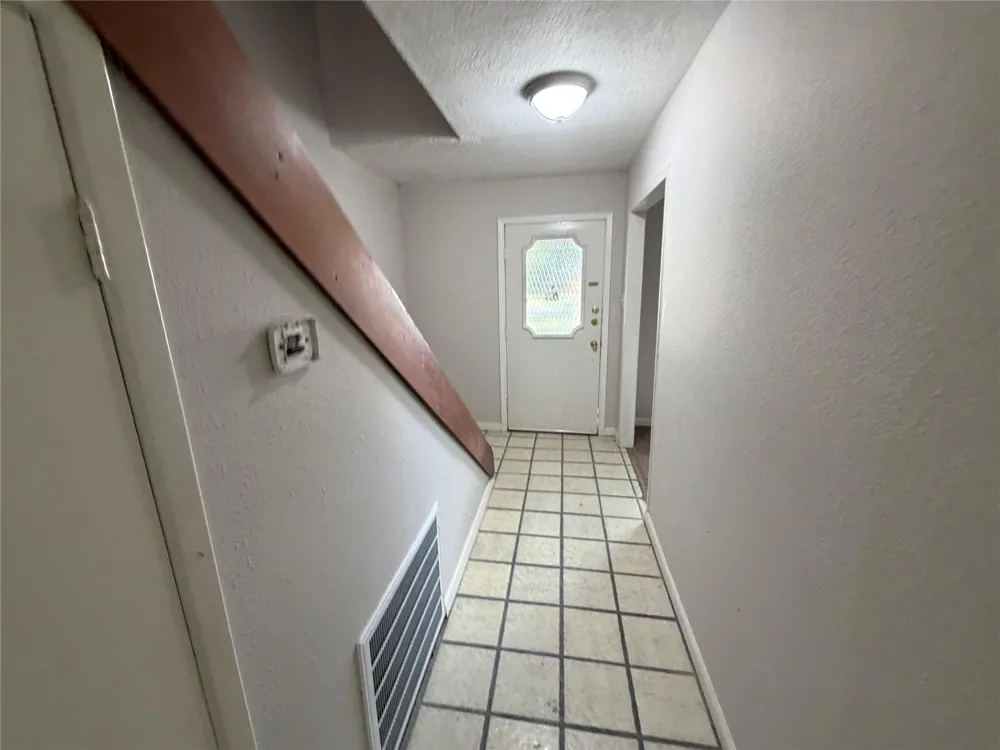 501 S Holmes Street La Porte, TX 77571