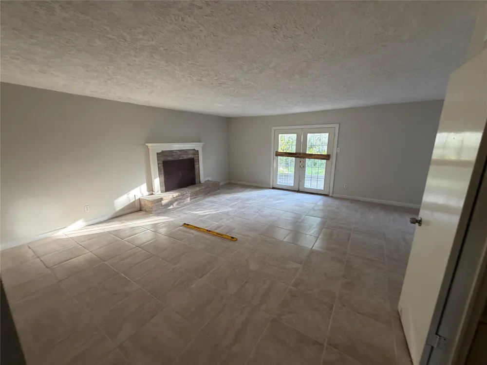 501 S Holmes Street La Porte, TX 77571