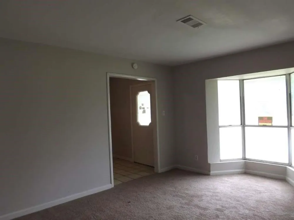 501 S Holmes Street La Porte, TX 77571