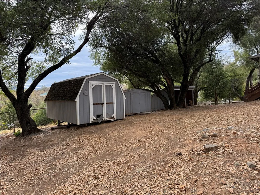 5264 Davis Road Midpines, CA 95345