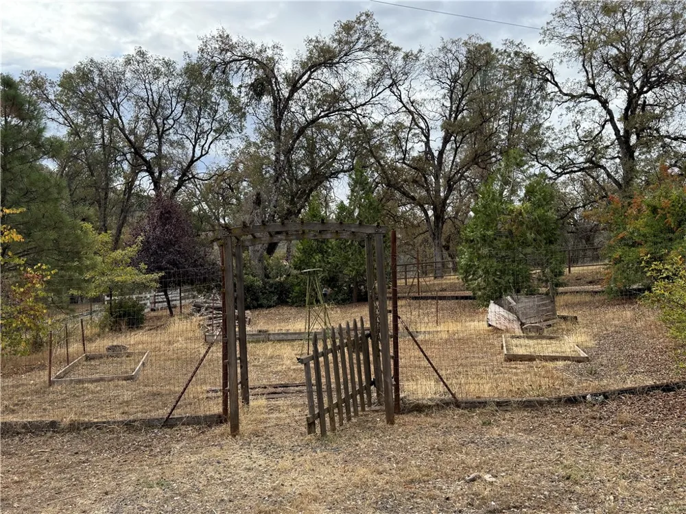 5264 Davis Road Midpines, CA 95345