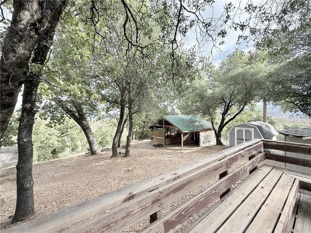 5264 Davis Road Midpines, CA 95345