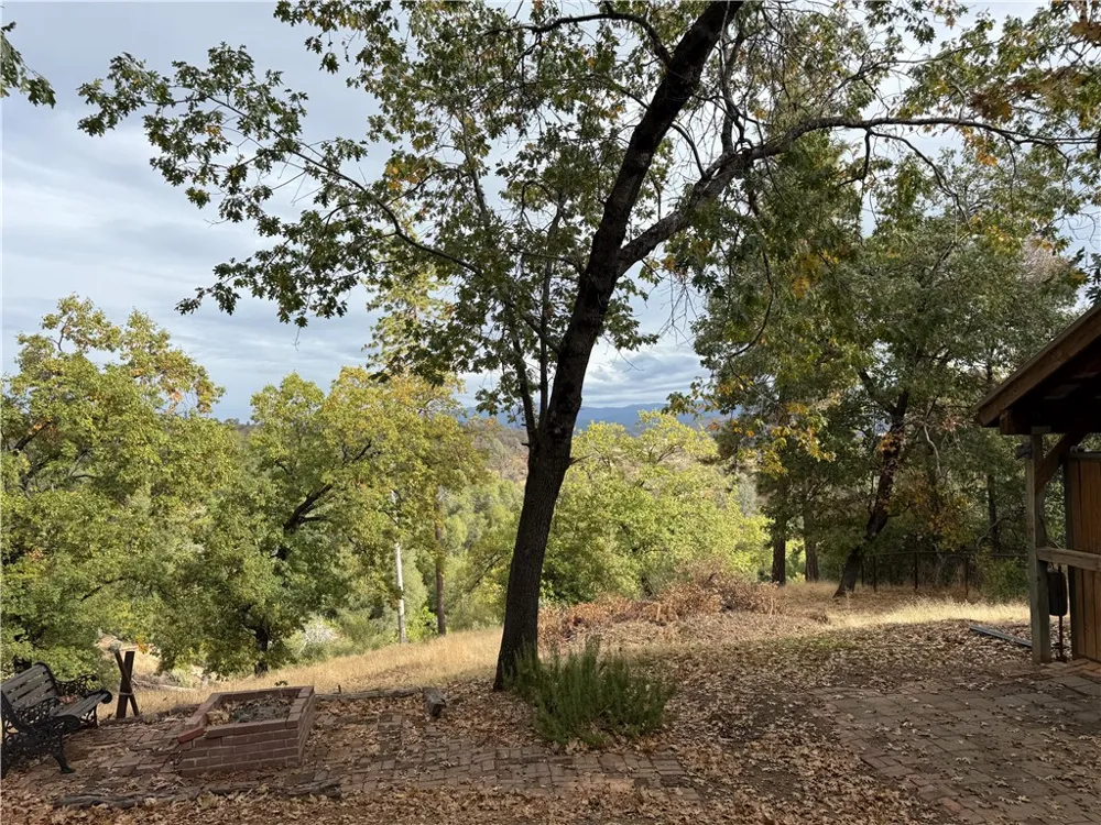 5264 Davis Road Midpines, CA 95345