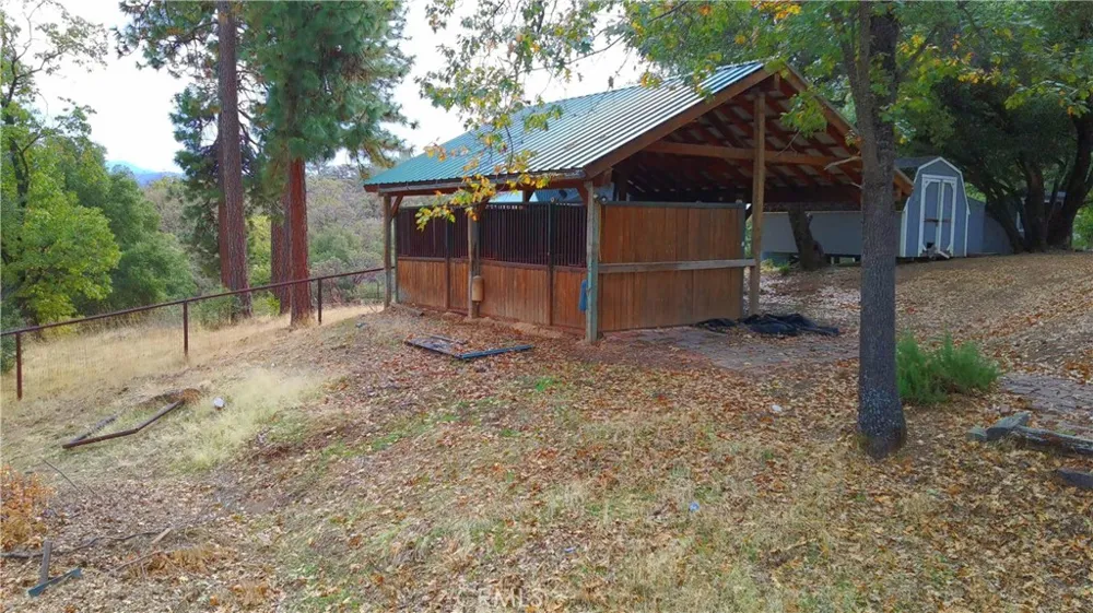 5264 Davis Road Midpines, CA 95345