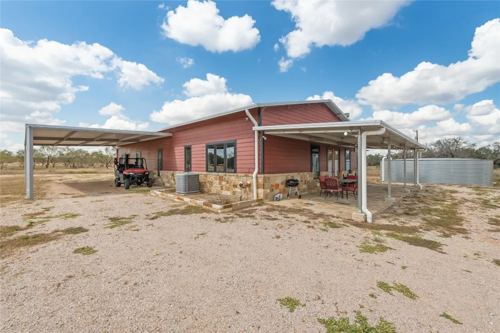 928 Bendele Road Johnson City, TX 78636