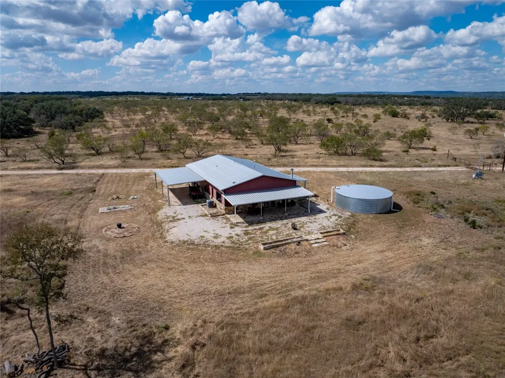 928 Bendele Road Johnson City, TX 78636