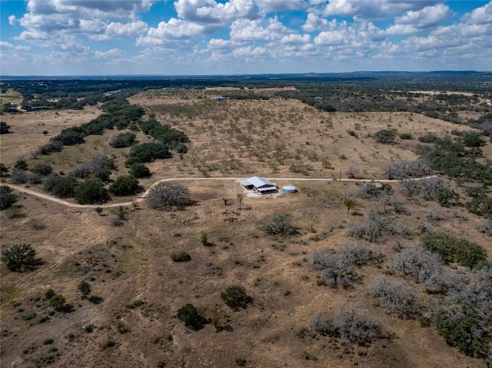 928 Bendele Road Johnson City, TX 78636