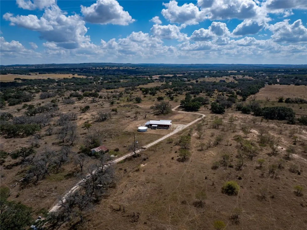 928 Bendele Road Johnson City, TX 78636