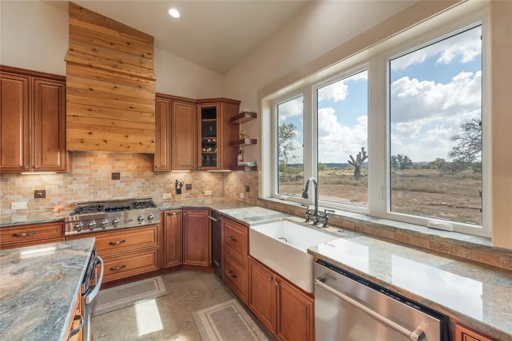 928 Bendele Road Johnson City, TX 78636