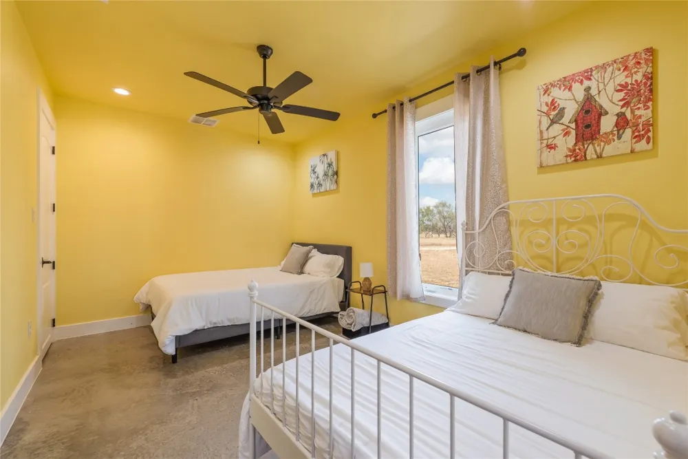 928 Bendele Road Johnson City, TX 78636