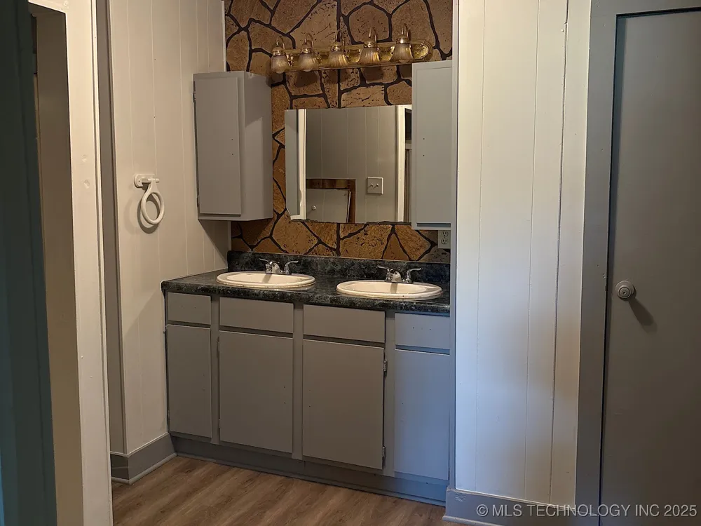 316 W Beaumont Avenue Yale, OK 74085