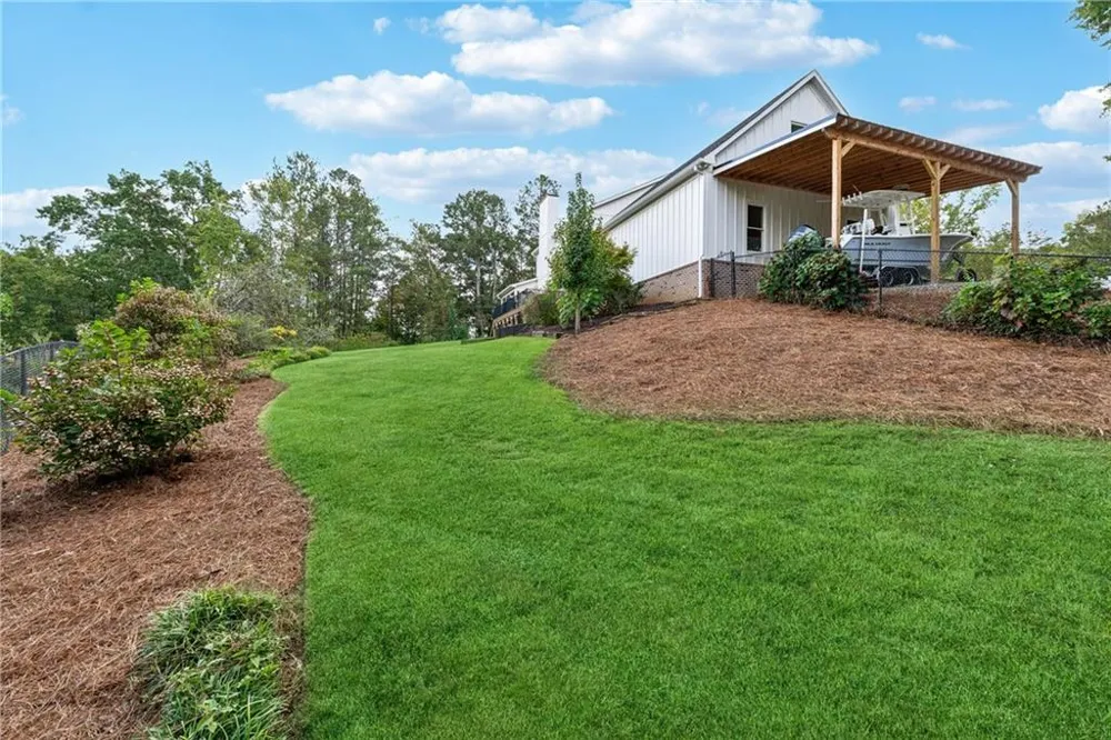 38 Mountain Ridge Road NE White, GA 30184