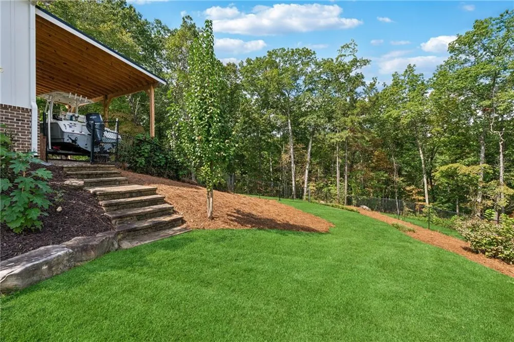 38 Mountain Ridge Road NE White, GA 30184