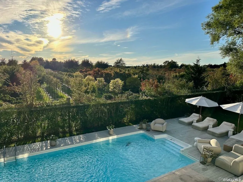 62 Sea Farm Lane Bridgehampton, NY 11932