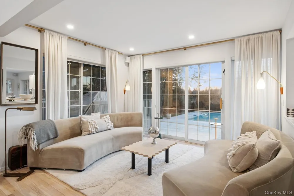 62 Sea Farm Lane Bridgehampton, NY 11932