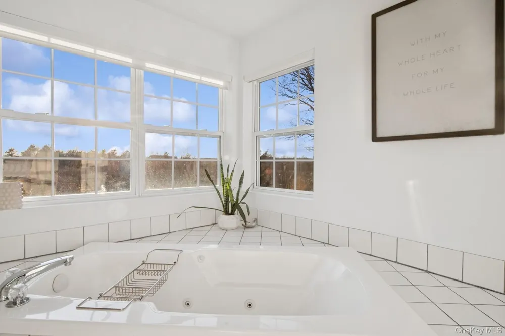62 Sea Farm Lane Bridgehampton, NY 11932