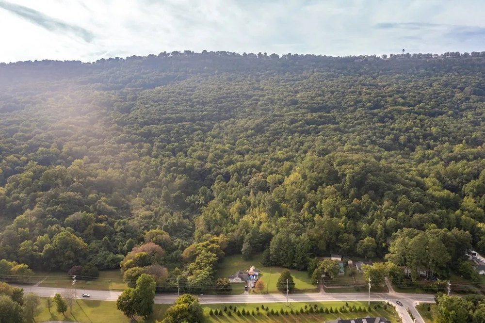 1123 Mountain Creek Road Chattanooga, TN 37405