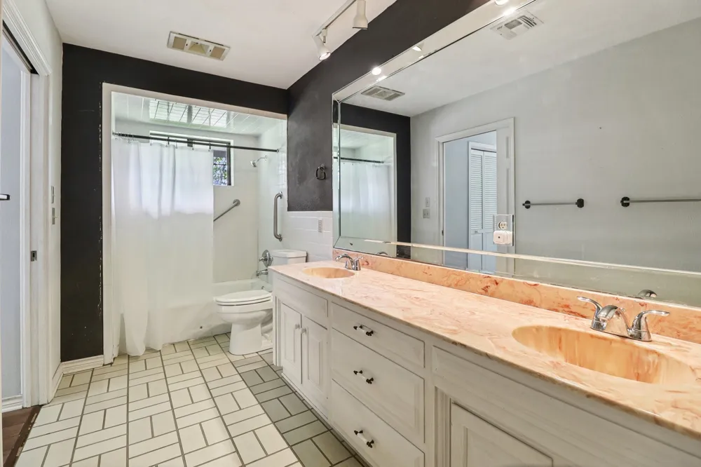 329 Lowell Road Milford, TX 76670