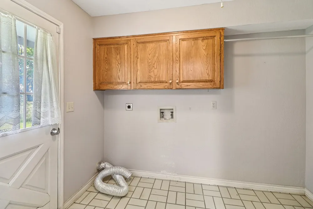 329 Lowell Road Milford, TX 76670