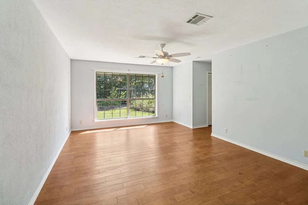 329 Lowell Road Milford, TX 76670