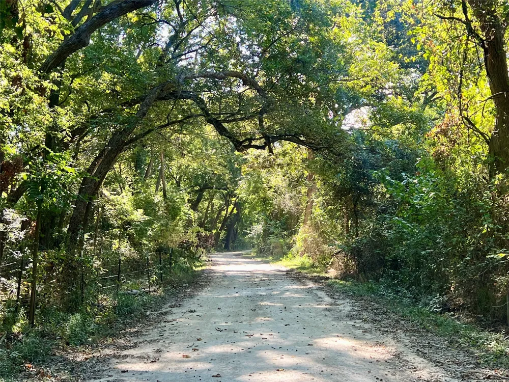 329 Lowell Road Milford, TX 76670
