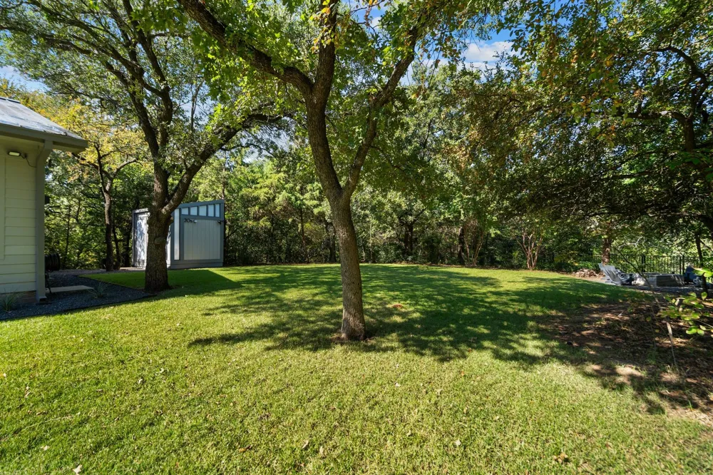 20 Horseshoe Drive Highland Village, TX 75077