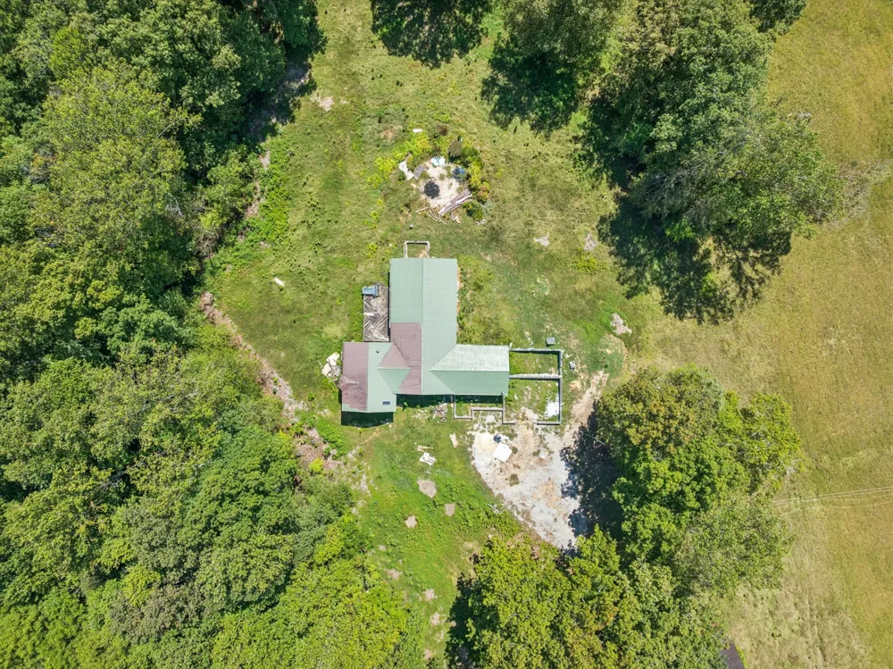 8272 Burgess Falls Rd Baxter, TN 38544