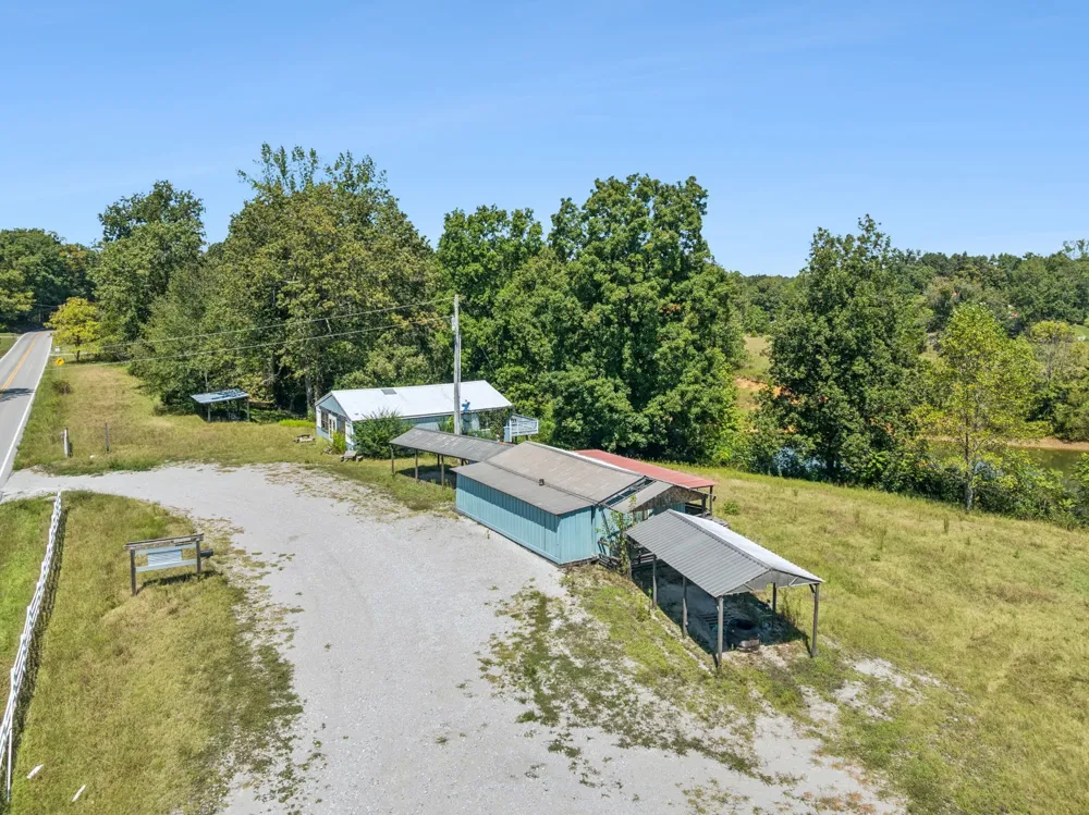 8272 Burgess Falls Rd Baxter, TN 38544