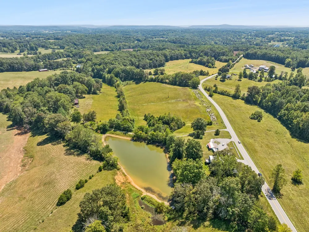8272 Burgess Falls Rd Baxter, TN 38544
