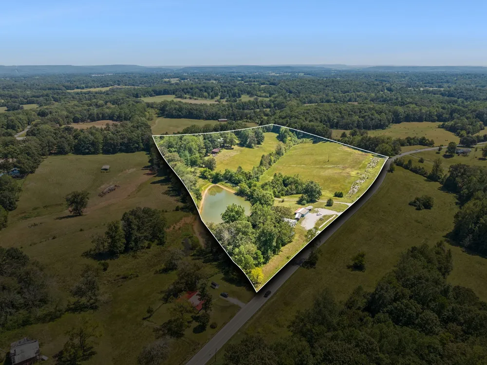 8272 Burgess Falls Rd Baxter, TN 38544