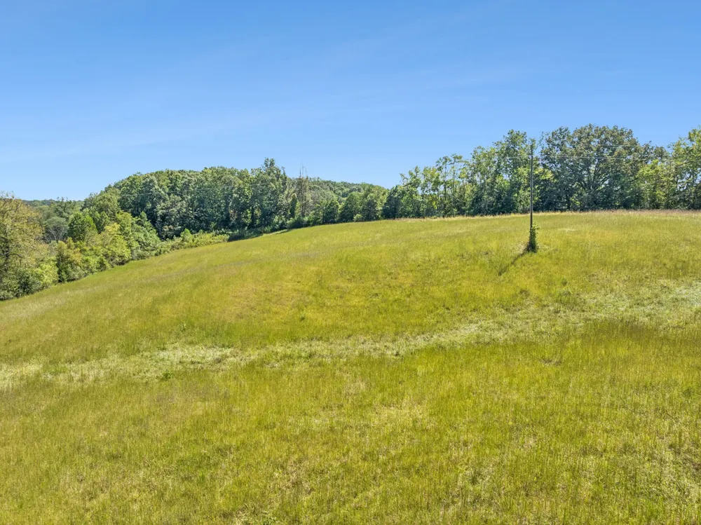 8272 Burgess Falls Rd Baxter, TN 38544