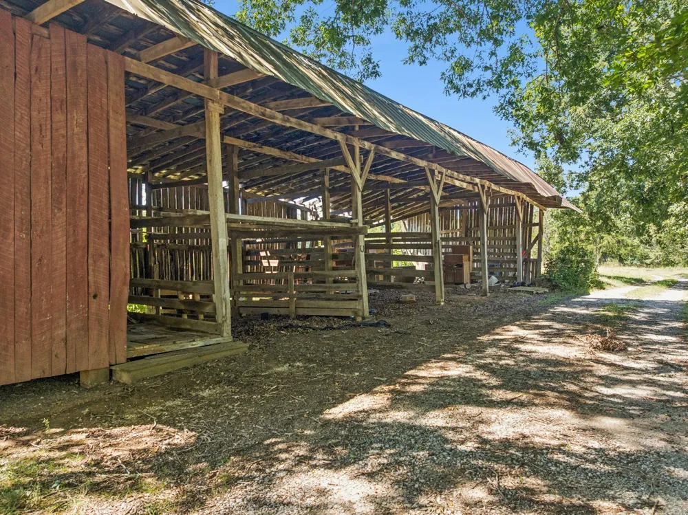 8272 Burgess Falls Rd Baxter, TN 38544