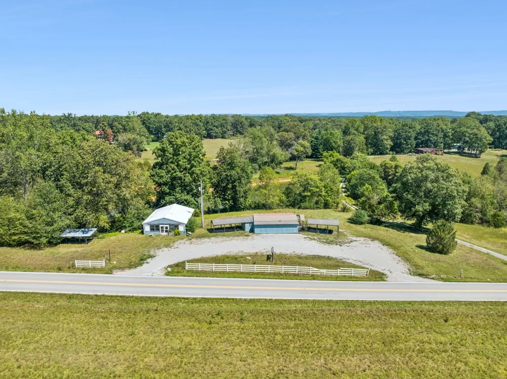 8272 Burgess Falls Rd Baxter, TN 38544