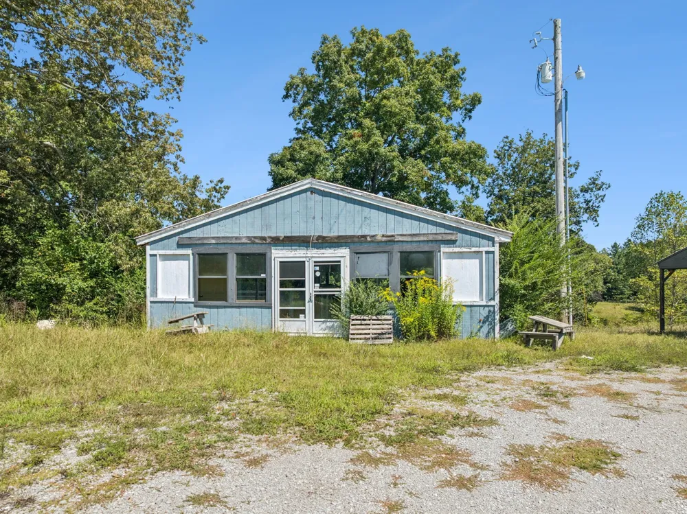 8272 Burgess Falls Rd Baxter, TN 38544