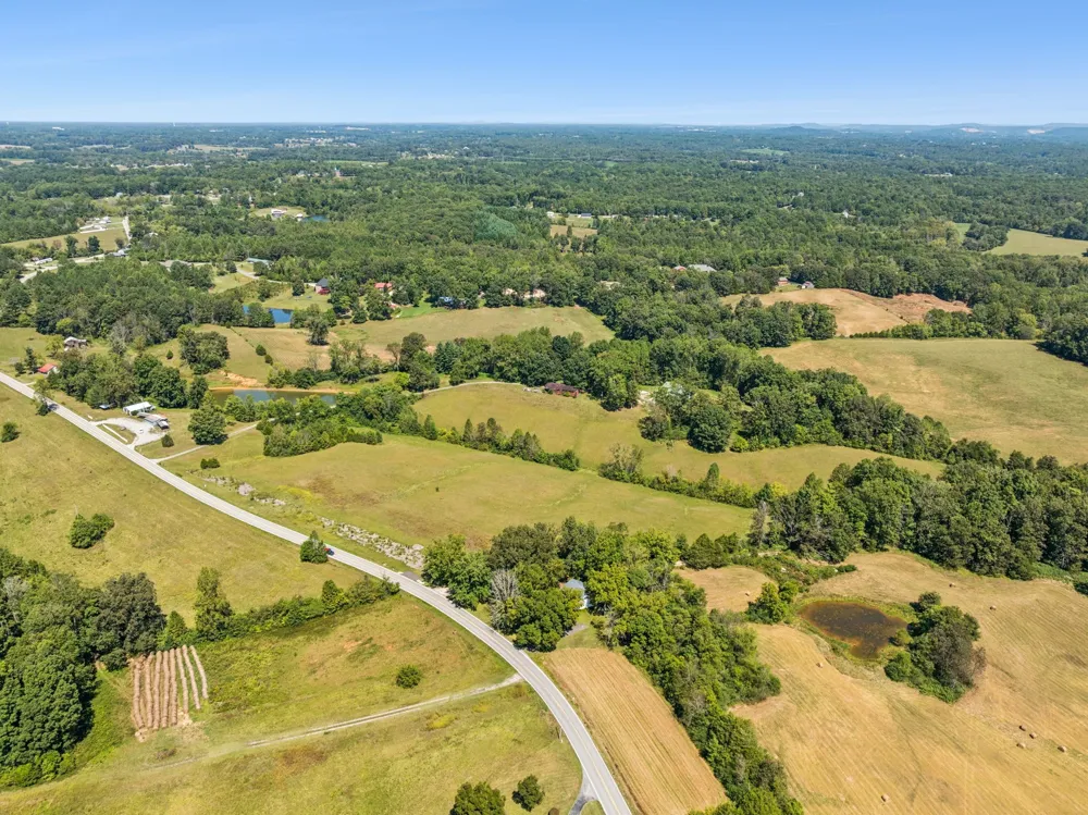 8272 Burgess Falls Rd Baxter, TN 38544
